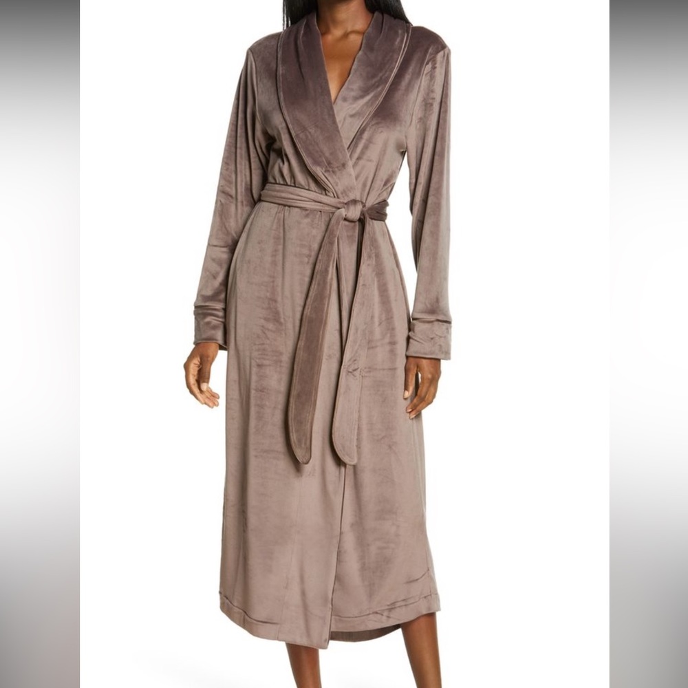 SKIMS Velour Wrap Robe in Amethyst